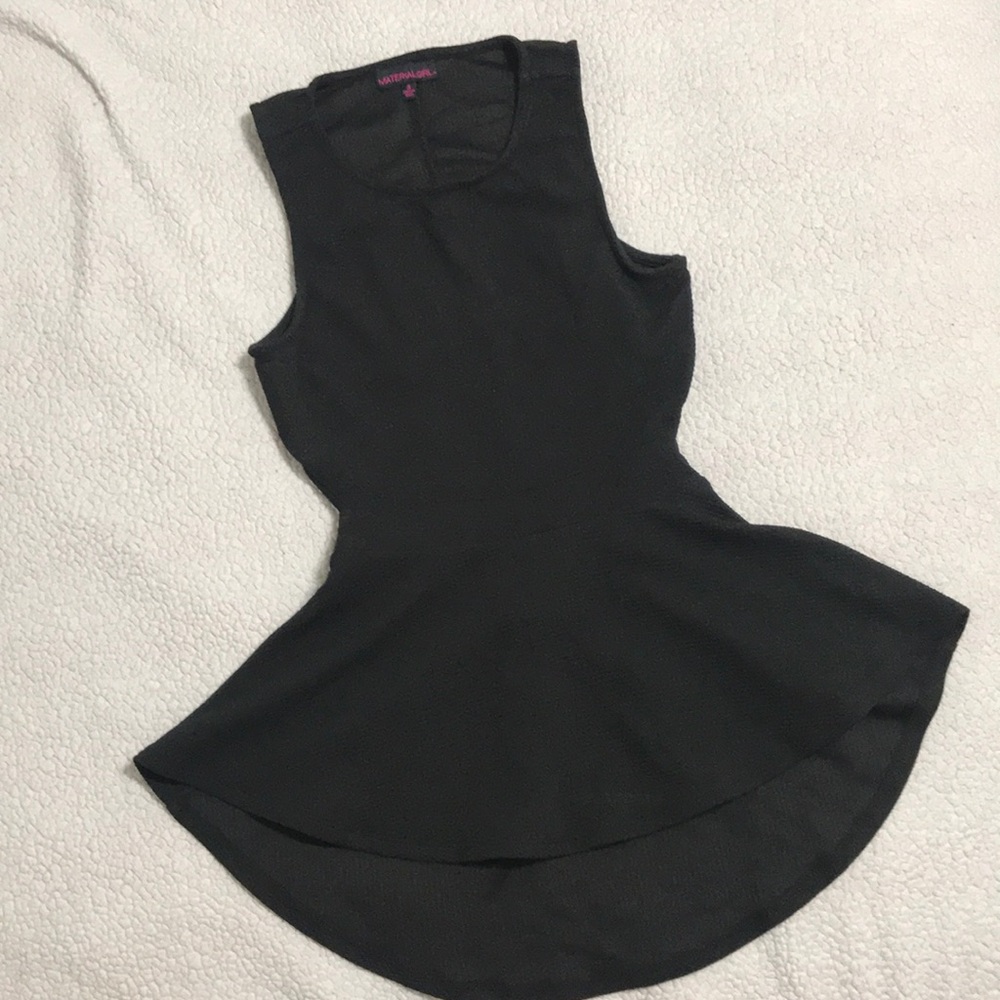 Top , black , small size